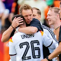 FIFA-Fussball-Weltmeisterschaft-2026-Gruppe-E-Spiel-2-Deutschland-vs-Elfenbeinkueste-20-06-2026-im-Toronto-Stadium-Toronto-Deniz-Undav-Deutschland-wird-gefeiert-nach-Abpfiff-von-Julian-Nagelsmann-Deutschland-Oliver-Baumann-Deutschland-Maximilian-Beier-Deutschland-Pascal-Gross-Deutschland-David-Raum-Deutschland-Leon-Goretzka-Deutschland-2026-FIFA-World-Cup-Group-E-Match-2-Germany-vs