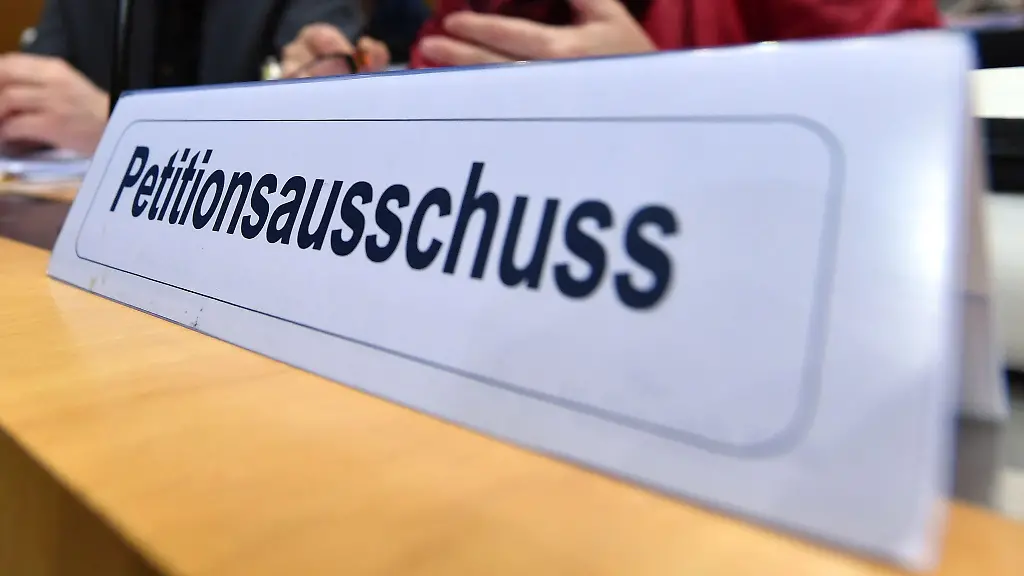 Die-Zahl-der-eingereichten-Petitionen-ist-in-Thueringen-gestiegen
