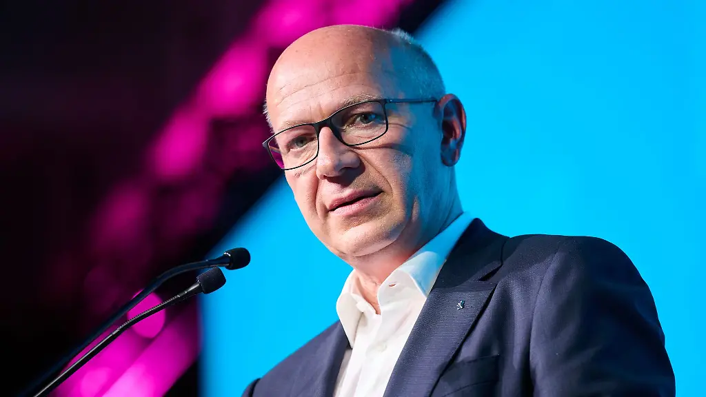 Berlins-Regierender-Buergermeister-Kai-Wegner-CDU-haelt-die-Vorschlaege-zur-Reform-der-Rente-fuer-richtig