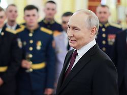 Schrille Töne aus dem Kreml: Putin wirft Nato Kriegsvorbereitungen gegen Russland vor