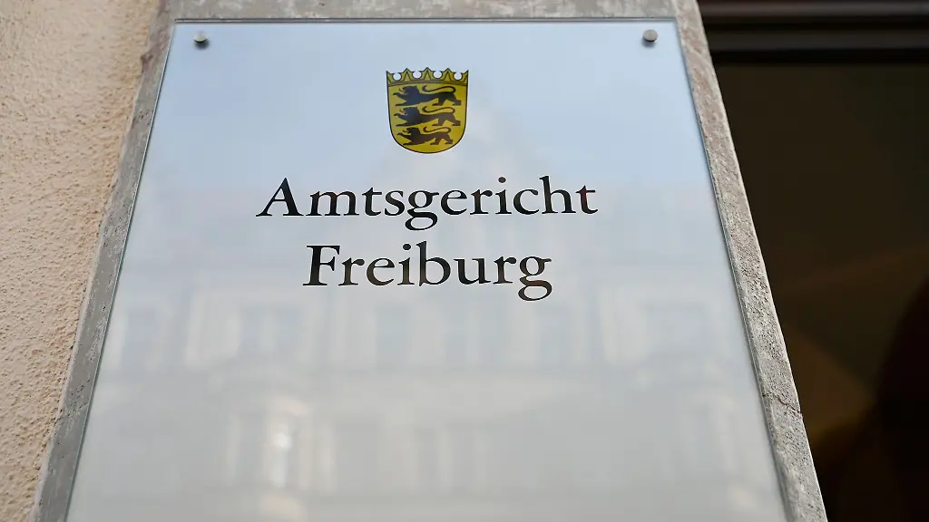 Das-Amtsgericht-Freiburg-hat-einen-Exhibitionisten-im-beschleunigten-Verfahren-verurteilt