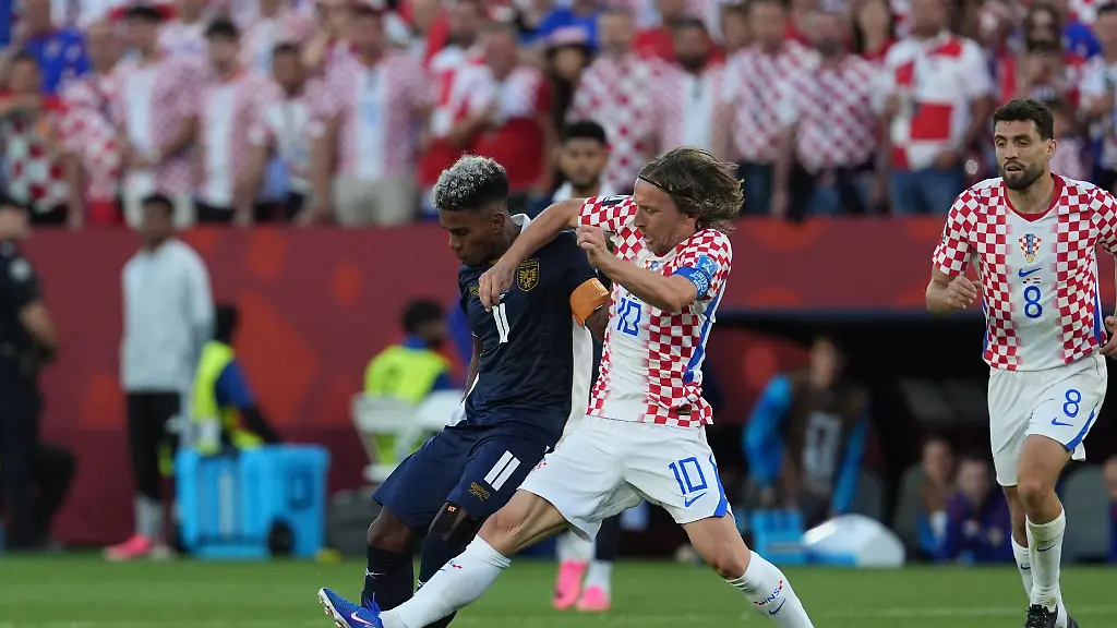 TORONTO-CANADA-JUNE-23-Luka-Modric-10-of-Croatia-in-action-during-the-2026-FIFA-World-Cup-First-Stage-Group-L-match-between-Panama-and-Croatia-at-Toronto-Stadium-BMO-Field-in-Toronto-Ontario-Canada-on-June-23-2026