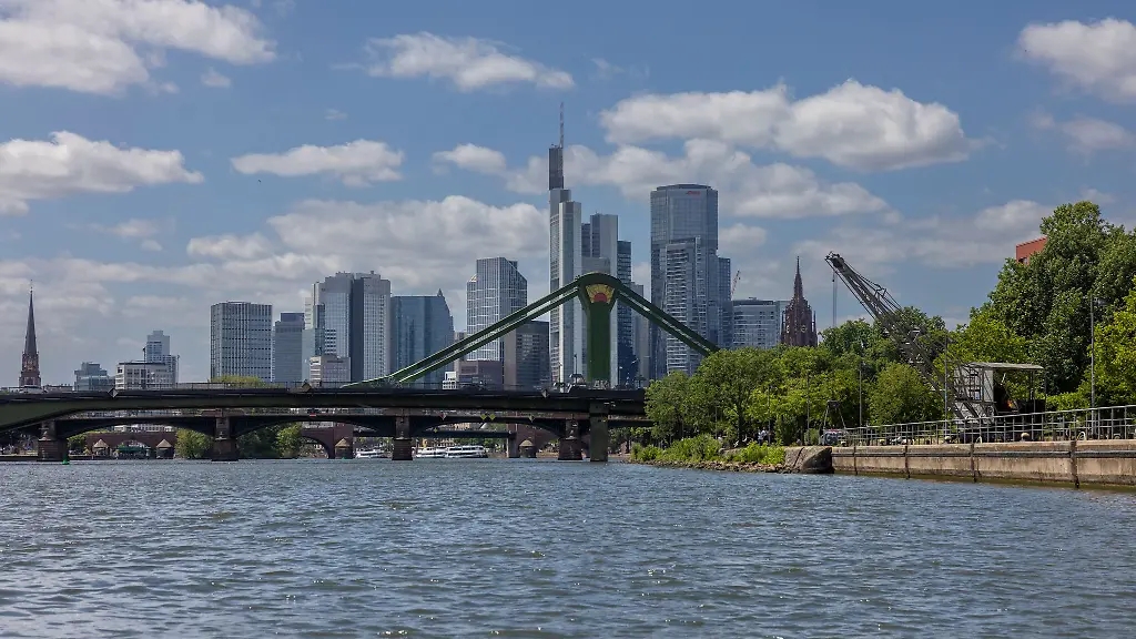 Wer-in-einen-Fluss-faellt-sollte-sich-zunaechst-orientieren