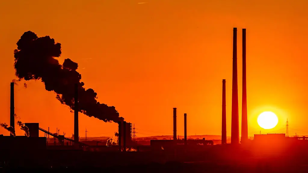 Die-Sonne-geht-unter-doch-es-kuehlt-sich-wenig-ab-Tropennaechte-werden-in-NRW-haeufiger