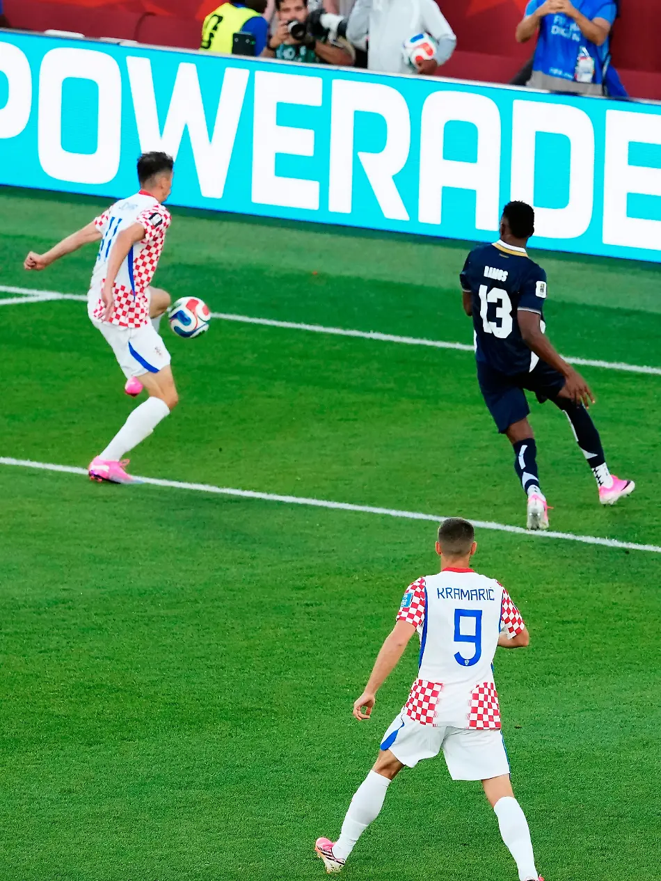 Croatia-s-Ante-Budimir-left-scores-on-Panama-goalkeeper-Orlando-Mosquera-22-as-Jiovany-Ramos-13-defends-during-the-second-half-of-a-World-Cup-Group-L-soccer-match-in-Toronto-on-Tuesday-June-23-2026