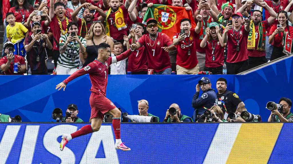 Cristiano-Ronaldo-of-Portugal-celebrates-after-scoring-team-s-third-goal-during-the-FIFA-World-Cup-WM-Weltmeisterschaft-Fussball-2026-Group-K-match-between-Portugal-and-Uzbekistan-at-Houston-Stadium-on-June-23th-2026-Photo-by-Joao-Bravo-Sports-Press-Photo-PUBLICATIONxNOTxINxBRAxMEX-Copyright-xJoaoxBravo-SportsxPressxPhotox-Sportspressphoto-SPR174512