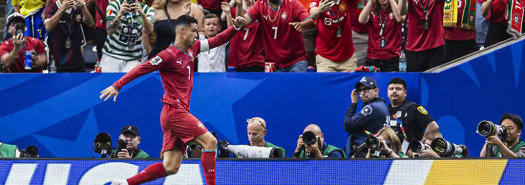 Cristiano-Ronaldo-of-Portugal-celebrates-after-scoring-team-s-third-goal-during-the-FIFA-World-Cup-WM-Weltmeisterschaft-Fussball-2026-Group-K-match-between-Portugal-and-Uzbekistan-at-Houston-Stadium-on-June-23th-2026-Photo-by-Joao-Bravo-Sports-Press-Photo-PUBLICATIONxNOTxINxBRAxMEX-Copyright-xJoaoxBravo-SportsxPressxPhotox-Sportspressphoto-SPR174512