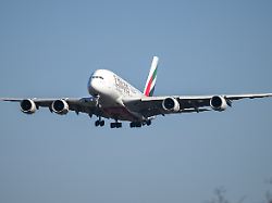 Emirates und Qantas betroffen: Risse in Tragflächen entdeckt - 16 Airbus A380 müssen zum Check