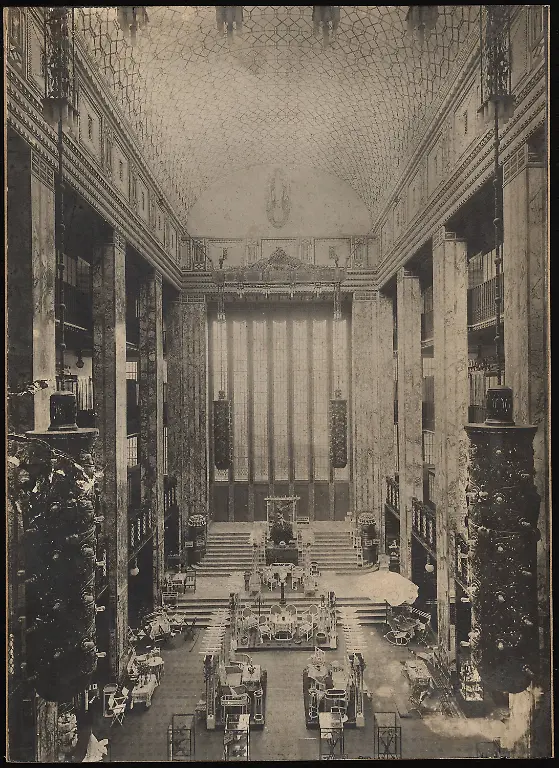 Olbrich-Joseph-Maria-1867-1908-Leonh-department-store-Tietz-Duesseldorf-1913-View-of-the-covered-atrium-of-the-Leonh-department-store-Tietz-in-Duesseldorf-Photo-on-cardboard-64-7-x-47