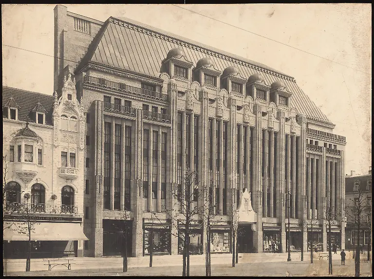 Olbrich-Joseph-Maria-1867-1908-department-store-Leonhard-Tietz-AG-Duesseldorf-1913-View-of-the-side-front-from-the-west-Photo-on-cardboard-64