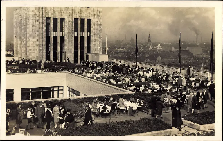 Berlin-Kreuzberg-Rudolph-Karstadt-AG-Hermannplatz-Dachterrasse-Berlin-Kreuzberg-Rudolph-Karstadt-AG-Hermannplatz-roof-terrace