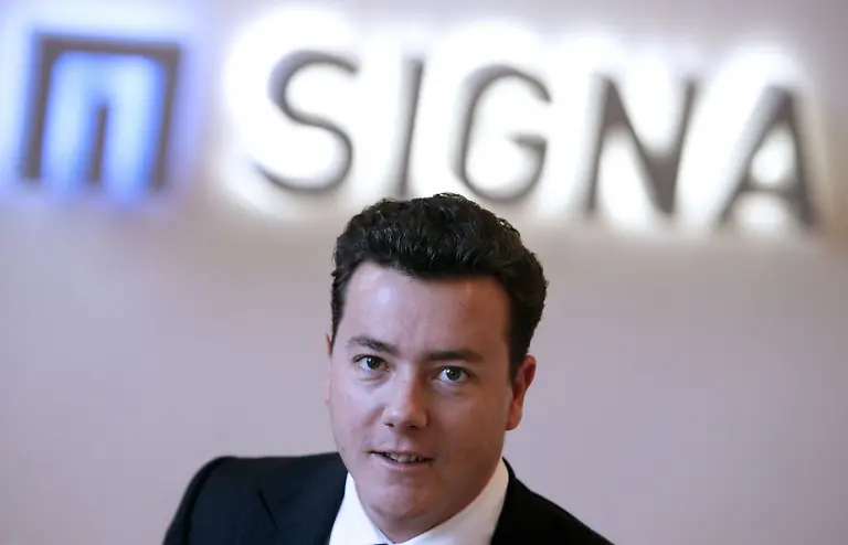 Rene-Benko-during-a-photo-opportunity-in-Vienna-on-November-29th-2007-The-Signa-Holding-of-the-Tyrolean-real-estate-investor-Rene-Benko-is-going-to-acquire-a-property-package-of-the-BAWAG-PSK