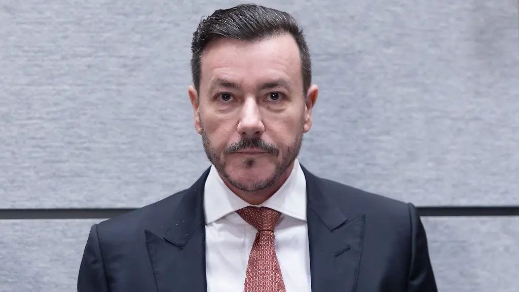 ABD0044-20251014-INNSBRUCK-OeSTERREICH-Der-Angeklagte-Rene-Benko-zu-Beginn-des-Prozesses-gegen-den-Signa-Gruender-wegen-des-Vorwurfs-der-betruegerischen-Krida-am-Dienstag-14-Oktober-2025-im-Landergericht-Innsbruck