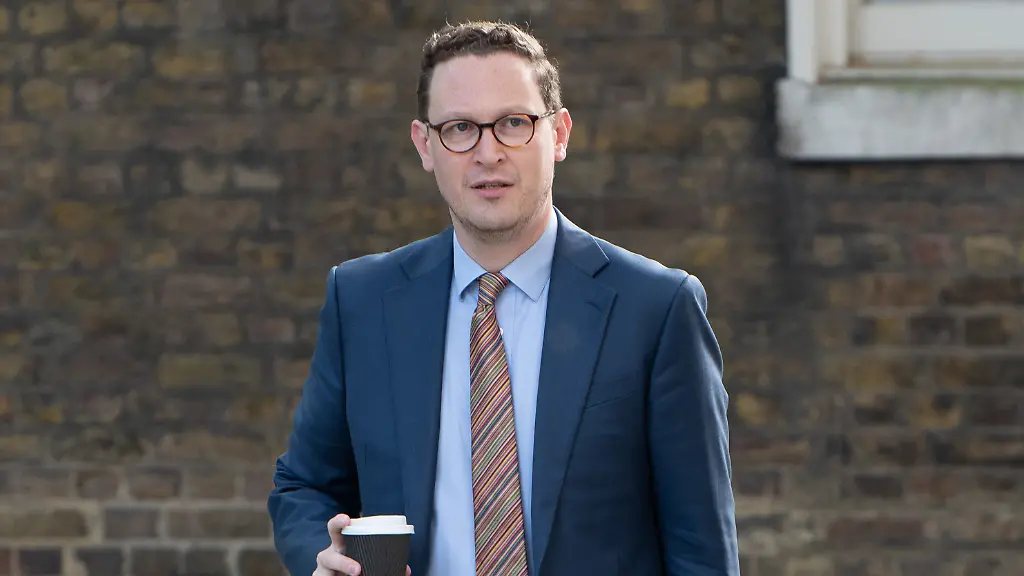 June-23-2026-London-England-United-Kingdom-DARREN-JONES-Chief-Secretary-to-the-Prime-Minister-arrives-at-Downing-Street-for-a-weekly-Cabinet-Meeting