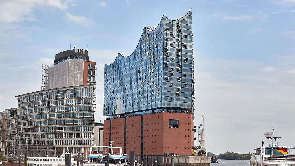 Die-Stadt-hat-entschieden-Wer-auf-die-Plaza-der-Elbphilharmonie-moechte-muss-dafuer-kuenftig-Eintritt-zahlen