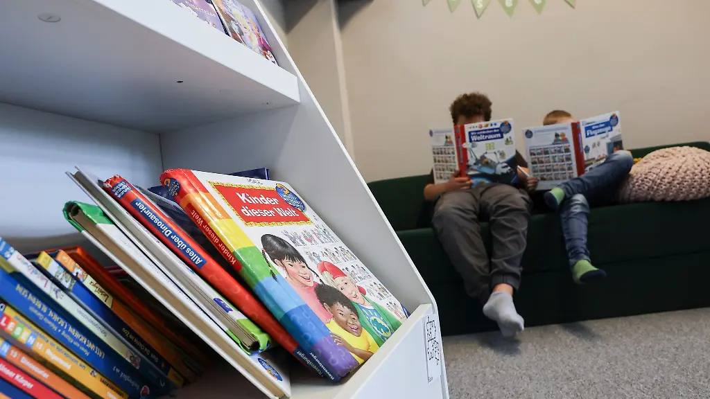 Der-Lesesommer-soll-Kinder-und-Jugendliche-in-Sachsen-Anhalt-fuer-Buecher-begeistern
