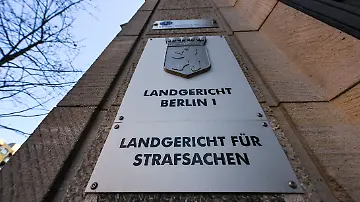 601128332