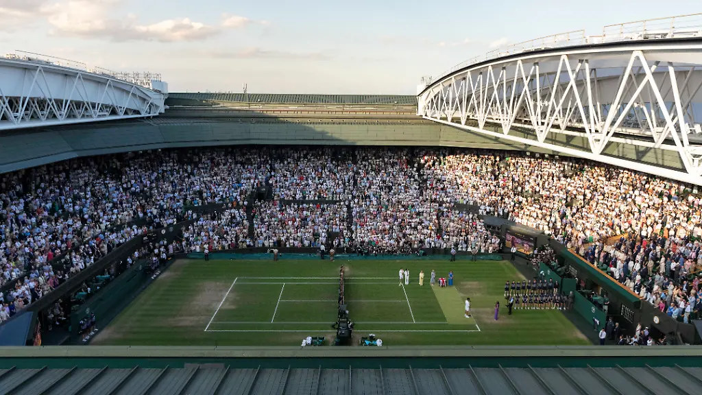 View-from-the-roof-of-Centre-Court-during-the-prize-giving-ceremony-with-HRH-The-Princess-of-Wales-Patron-of-the-All-England-Lawn-Tennis-Club-after-Jannik-Sinner-ITA-defeated-Carlos-Alcaraz-ESP-in-the-final-of-the-Gentlemen-s-Singles-at-The-Championships-2025-Held-at-The-All-England-Lawn-Tennis-Club-Wimbledon-Day-14-Sunday-13-07-2025