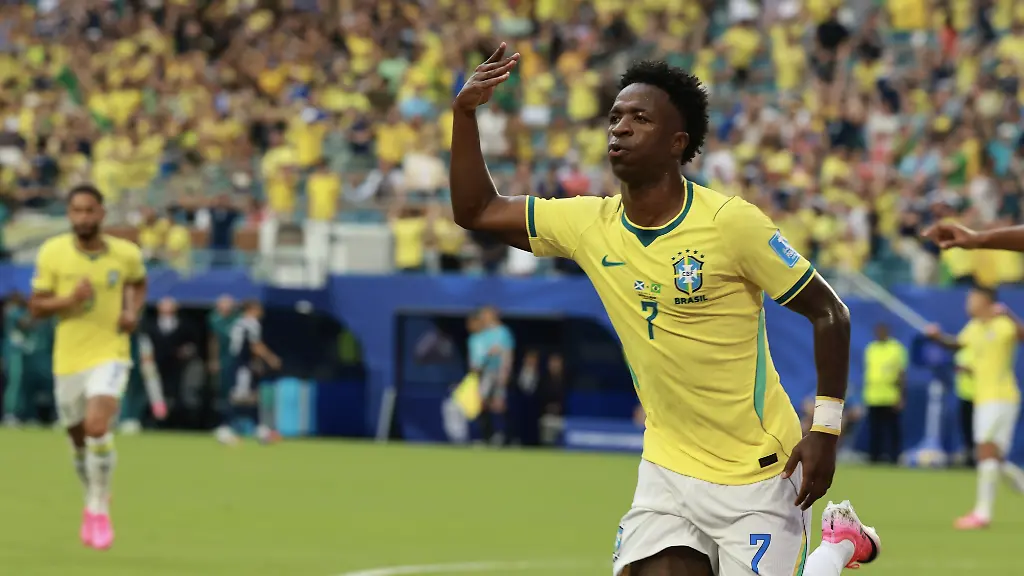 June-24-2026-Miami-Florida-USA-SPO-Brazil-vs-Scotland-FIFA-World-Cup-2026-June-24-2026-Miami-Florida-USA-Vini-Jr-7-of-Brazil-scored-and-celebrates-with-team-during-soccer-match-between-Brazil-and-Scotland-in-group-c-during-FIFA-World-Cup-2026-at-Miami-stadium