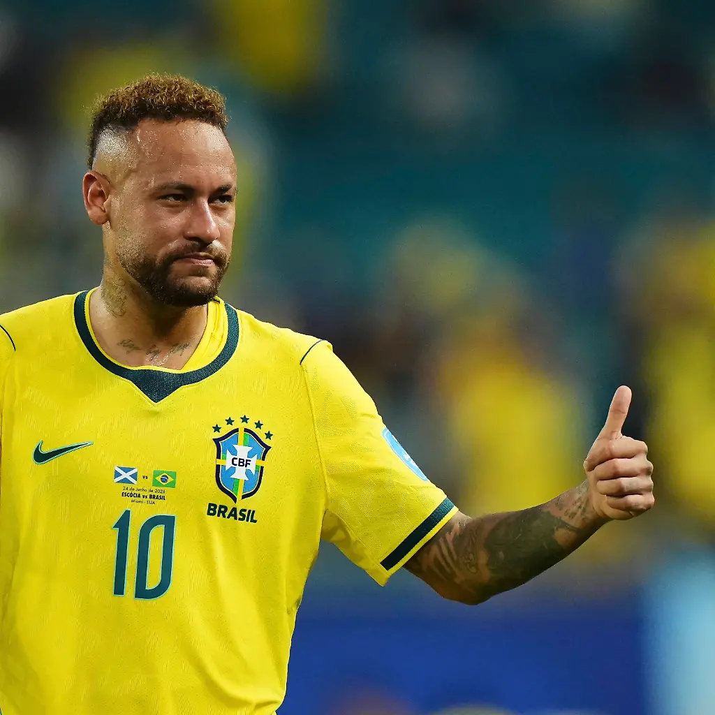 Scotland-v-Brazil-Group-C-FIFA-World-Cup-WM-Weltmeisterschaft-Fussball-2026-Neymar-Jr-of-Brazil-greets-the-supporters-during-the-FIFA-World-Cup-2026-Group-C-match-between-Scotland-and-Brazil-at-Miami-Stadium-on-June-24-2026-in-Miami-United-States-Miami-Gardens-FL-United-States-PUBLICATIONxNOTxINxFRA-Copyright-xJosexBretonx-originalFilename-bretonhernandez-scotland260624-np6xM