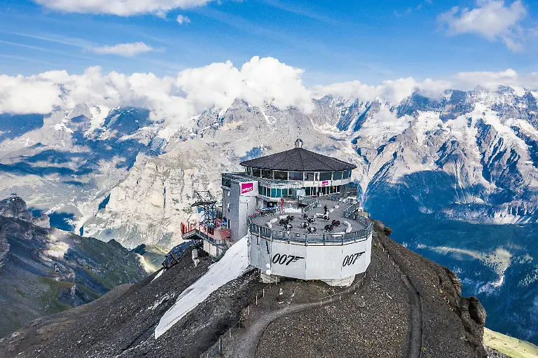 Schilthorn-Piz-Gloria-cableway-with-Bernese-Alps-on-background-Murren-Jungfrau-Region-Swiss-Alps-Switzerland-Europe