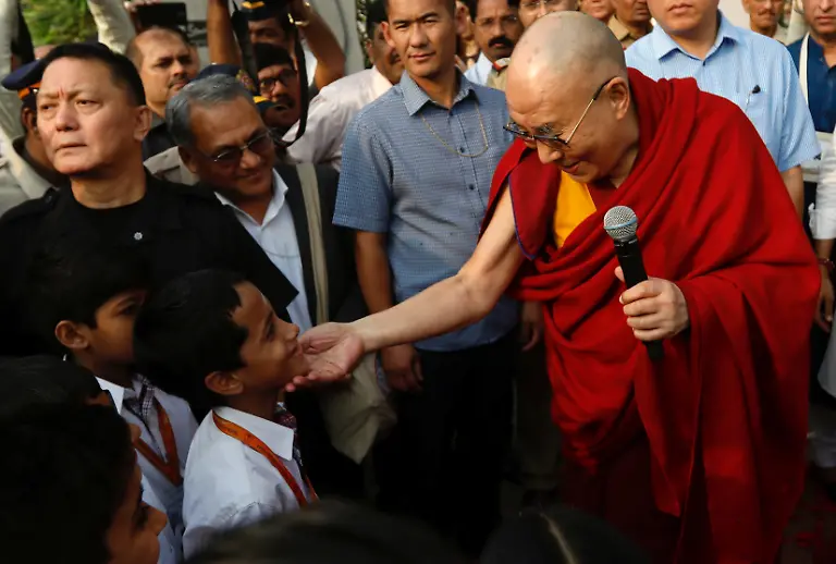 2017-12-08T053732Z-1035673600-RC19149ED120-RTRMADP-3-INDIA-DALAILAMA