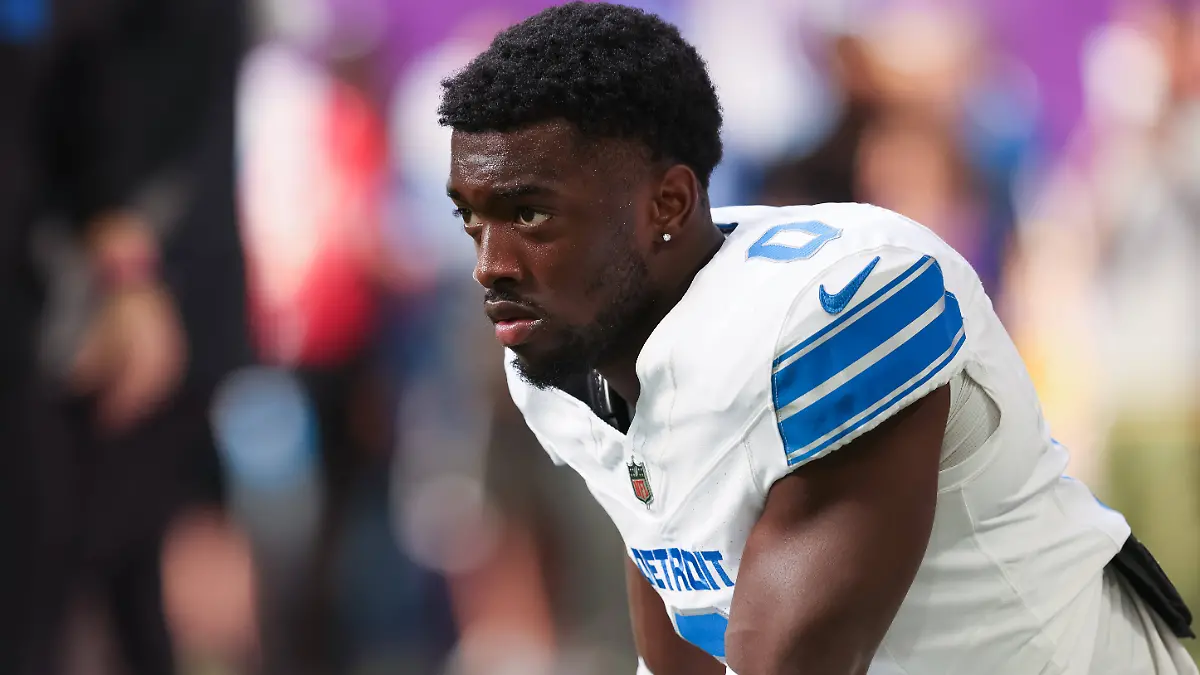 MINNEAPOLIS-MN-OCTOBER-20-Detroit-Lions-cornerback-Terrion-Arnold-0-looks-on-before-the-NFL-American-Football-Herren-USA-game-between-the-Detroit-Lions-and-the-Minnesota-Vikings-on-October-20-2024-at-U-S-Bank-Stadium-in-Minneapolis-MN
