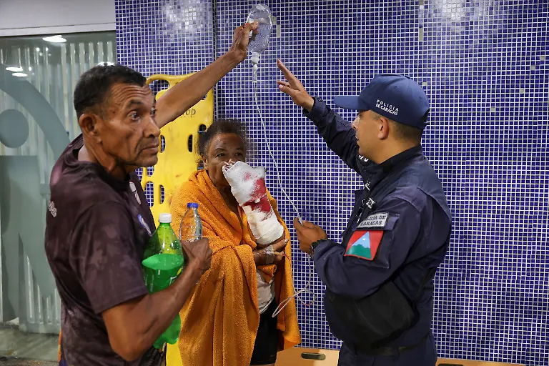 An-injured-person-receives-treatment-at-Perez-Carreno-hospital-after-earthquakes-hit-the-country-in-Caracas-Venezuela-June-25-2026