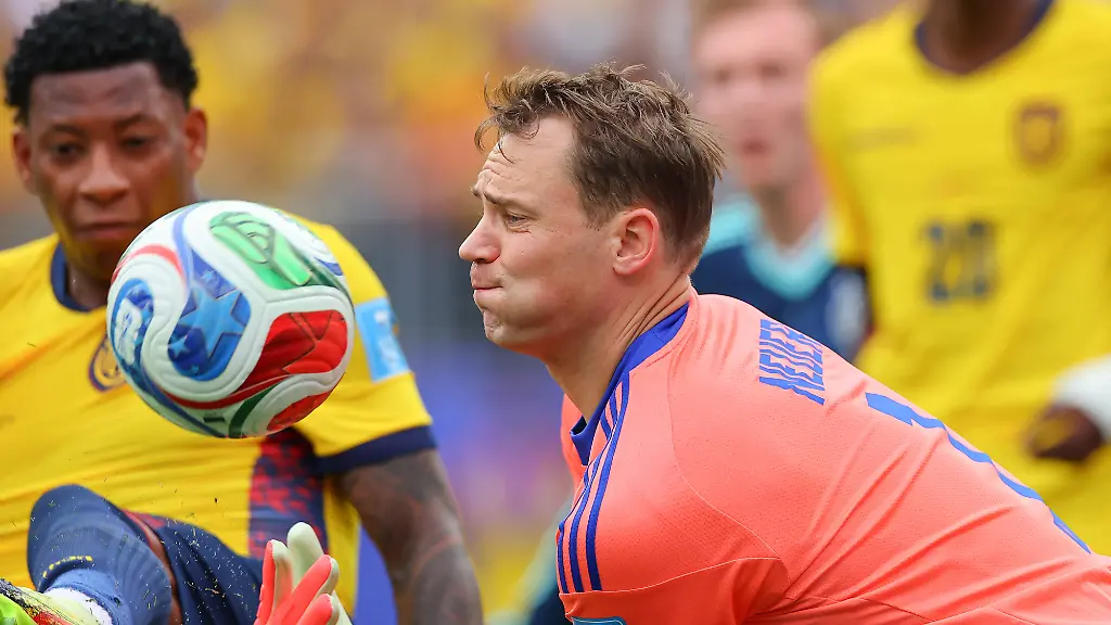 EAST-RUTHERFORD-NJ-JUNE-25-Gonzalo-Plata-19-of-Ecuador-scores-past-Manuel-Neuer-1-of-Germany-during-the-second-half-of-the-FIFA-World-Cup-WM-Weltmeisterschaft-Fussball-2026-Group-E-Match-between-Germany-and-Ecuador-on-June-25-2026-at-New-York-New-Jersey-Stadium-in-East-Rutherford-New-Jersey