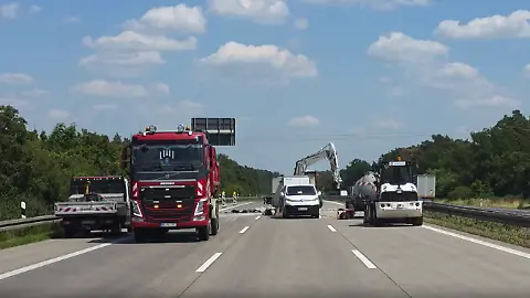 Autobahn_aufgeplatzt