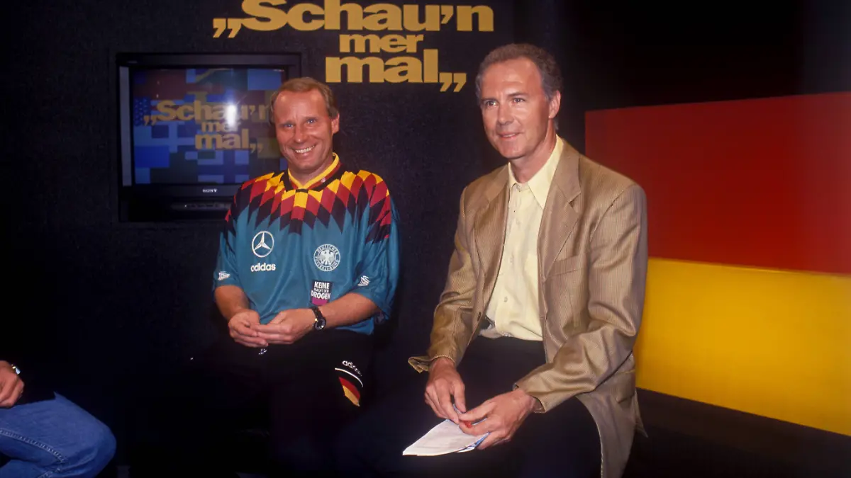 Bildnummer-01898086-Datum-01-07-1994-Copyright-imago-Sven-Simon-Bundestrainer-Berti-Vogts-li