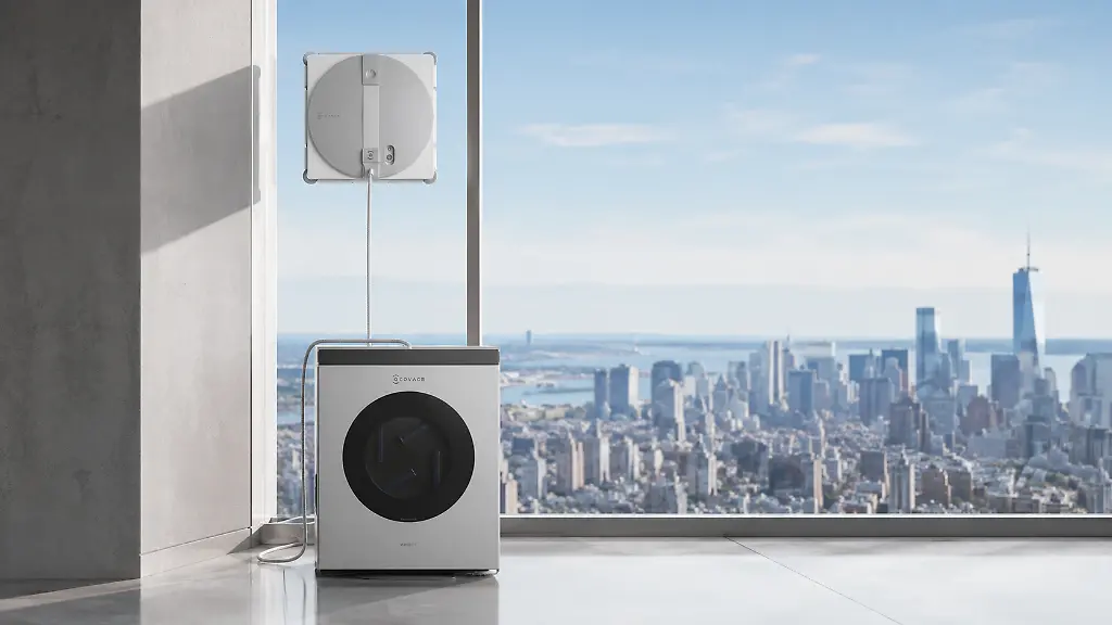 Der-Ecovacs-Winbot-W3-Omni-reinigt-Fenster-automatisch-und-wird-ueber-eine-multifunktionale-Station-mit-Strom-versorgt-gereinigt-und-verwaltet