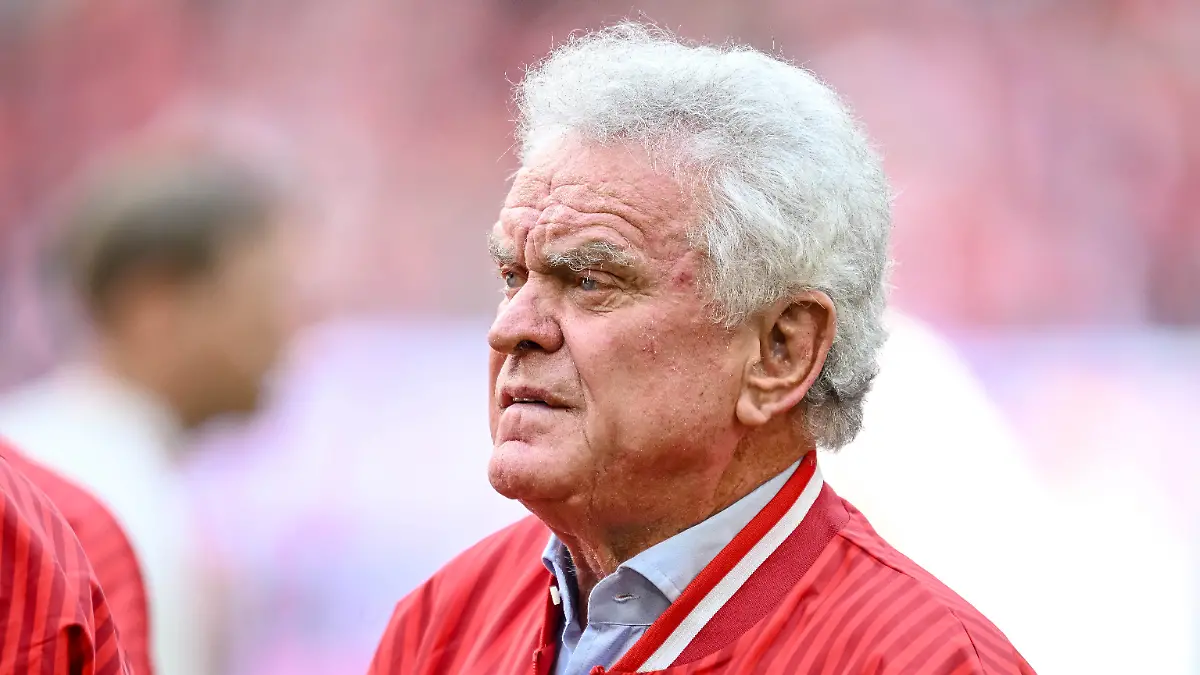 Sepp-Maier-Schaut-waehrend-des-spiels-der-Bundesliga-zwischen-FC-Bayern-Muenchen-und-1-FC-Koeln-Allianz-Arena-am-16-May-2026-in-Muenchen-Deutschland-Foto-von-Harry-Langer-DeFodi-Images-Sepp-Maier-Looks-on-during-the-Bundesliga-match-between-FC-Bayern-Muenchen-and-1-FC-Koeln-at-Allianz-Arena-on-May-16-2026-in-Muenchen-Germany-Photo-by-Harry-Langer-DeFodi-Images-DFL-regulations-prohibit-any-use-of-photographs-as-image-sequences-and-or-quasi-video-Photo-by-Harry-Langer-DeFodi-Images-DFL-regulations-prohibit-any-use-of-photographs-as-image-sequences-and-or-quasi-video