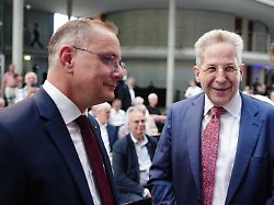 "Gruß an die Spitzel": Maaßen greift bei AfD-Kongress Verfassungsschutz an