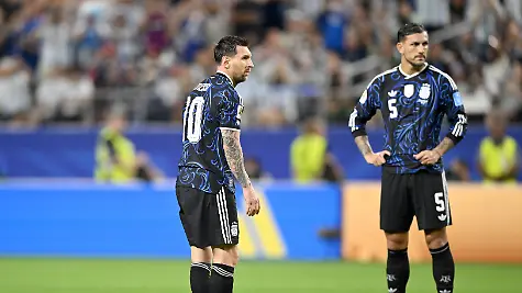 FIFA-World-Cup-WM-Weltmeisterschaft-Fussball-2026-Group-J-Jordan-vs-Argentina-Lionel-Messi-of-Argentina-prepares-to-take-a-free-kick-and-scores-during-the-FIFA-World-Cup-2026-group-stage-match-Jordan-against-Argentina-in-Dallas-USA-27-June-2026