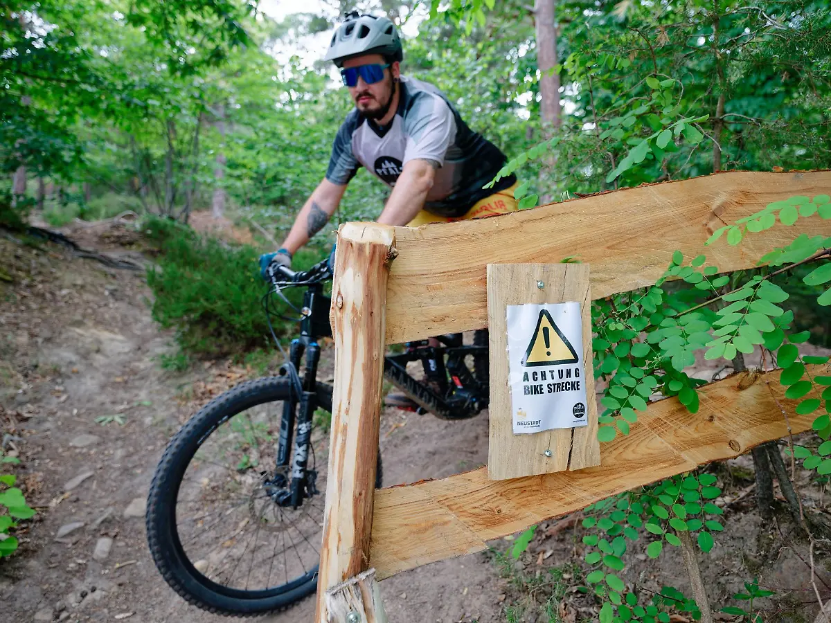 dicker schlafsack mit ärmeln Beinen 3.5 TOG Zubehör:Standard Schnäppchen beim Bike Market Game Posters