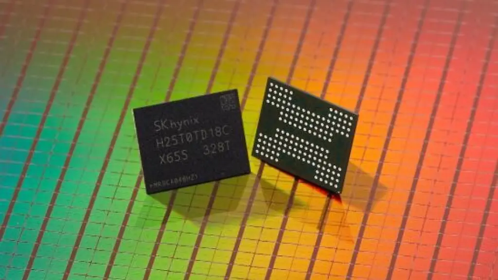 SK-hynix-unveils-321-layered-NAND-chip-This-photo-provided-by-SK-hynix-shows-a-sample-of-the-world-s-first-321-layered-NAND-chip-under-development-which-the-South-Korean-chipmaker-showcased-at-the-Flash-Memory-Summit-in-Santa-Clara-California-on-Aug-8-2023