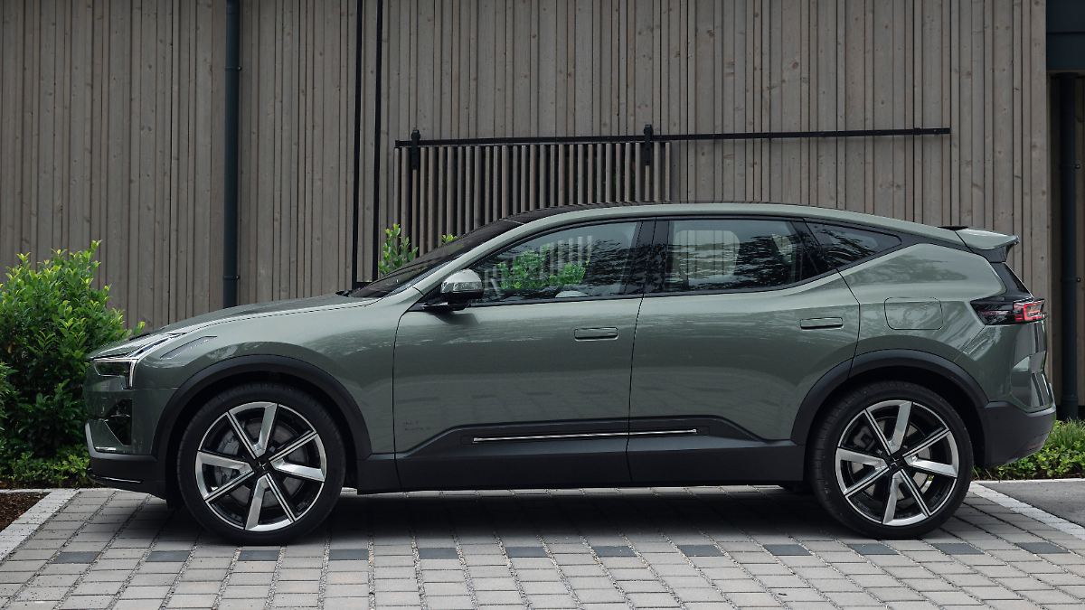 Endlich-800-Volt-Polestar-3-gibt-es-jetzt-mit-der-Leistung-eines-Supersportlers