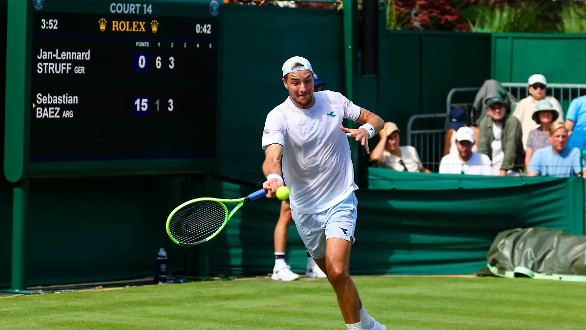 Tennis-Grand-Slam-ATP-Tour-Wimbledon-Einzel-Herren-1-Runde-Struff-Deutschland-Baez-Argentinien-Jan-Lennard-Struff-ist-in-Aktion