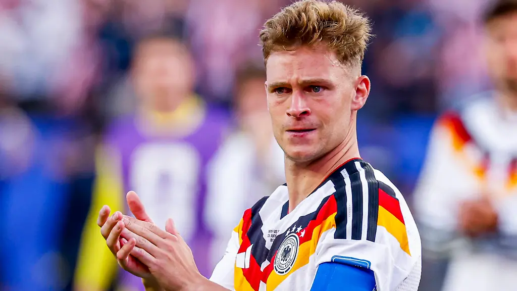 Joshua-Kimmich-of-Germany-acknowledges-the-supporters-and-looks-dejected-after-losing-the-penalty-shoot-out-during-the-FIFA-World-Cup-2026-Round-Of-32-match-between-Germany-and-Paraguay-at-Boston-Stadium-on-June-29-2026-in-Foxborough-United-States