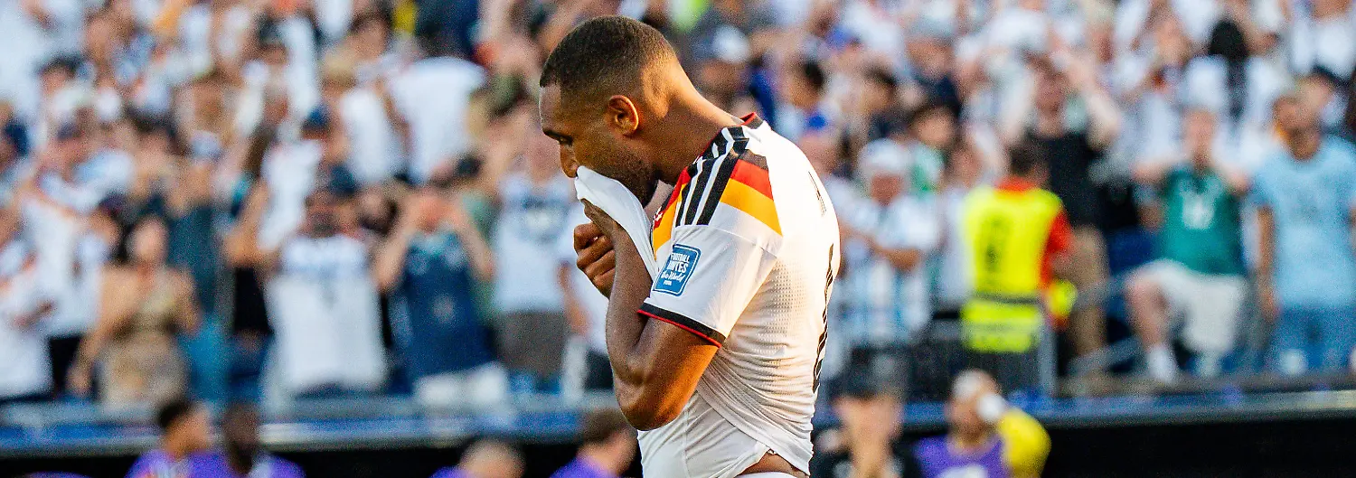 FIFA-Fussball-Weltmeisterschaft-2026-Sechszehntelfinale-Deutschland-vs-Paraguay-29-06-2026-Boston-Stadium-Jonathan-Tah-Deutschland-verschossener-Elfmeter-ungluecklich-unzufrieden-traurig-enttaeuscht-2026-FIFA-World-Cup-Round-of-32-Germany-vs