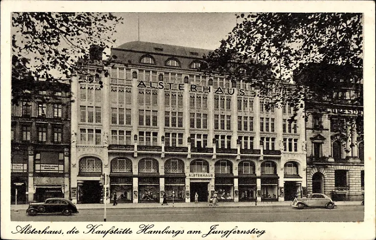 Hamburg-Alsterhaus-die-Kaufstaette-am-Jungfernstieg-Eingang