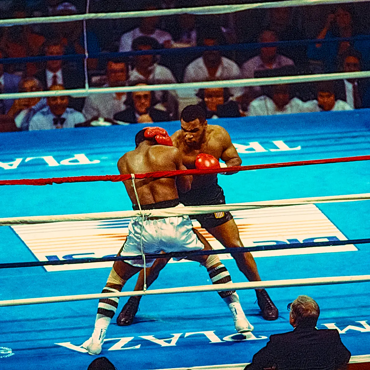 Boxing-Mike-Tyson-Mike-Tyson-vs-Michael-Spinks-in-heavyweight-championship-title-fight-where-Tyson-won-in-91-seconds-in-the-first-round
