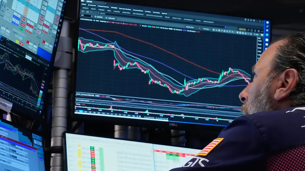 Specialist-Michael-Pistillo-works-on-the-floor-of-the-New-York-Stock-Exchange-Friday-June-26-2026