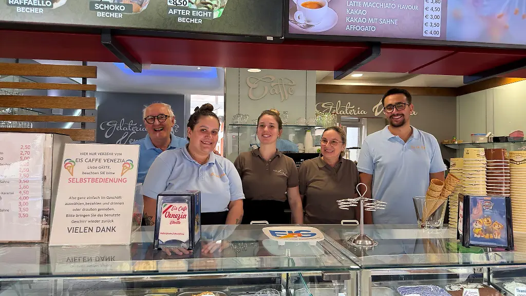 In-der-Hochsaison-reichen-im-Eiscafe-Venezia-in-Eltville-nicht-zwei-oder-drei-Mitarbeiter-aus-es-muessen-zeitweise-schon-fuenf-oder-sogar-sechs-zugleich-sein