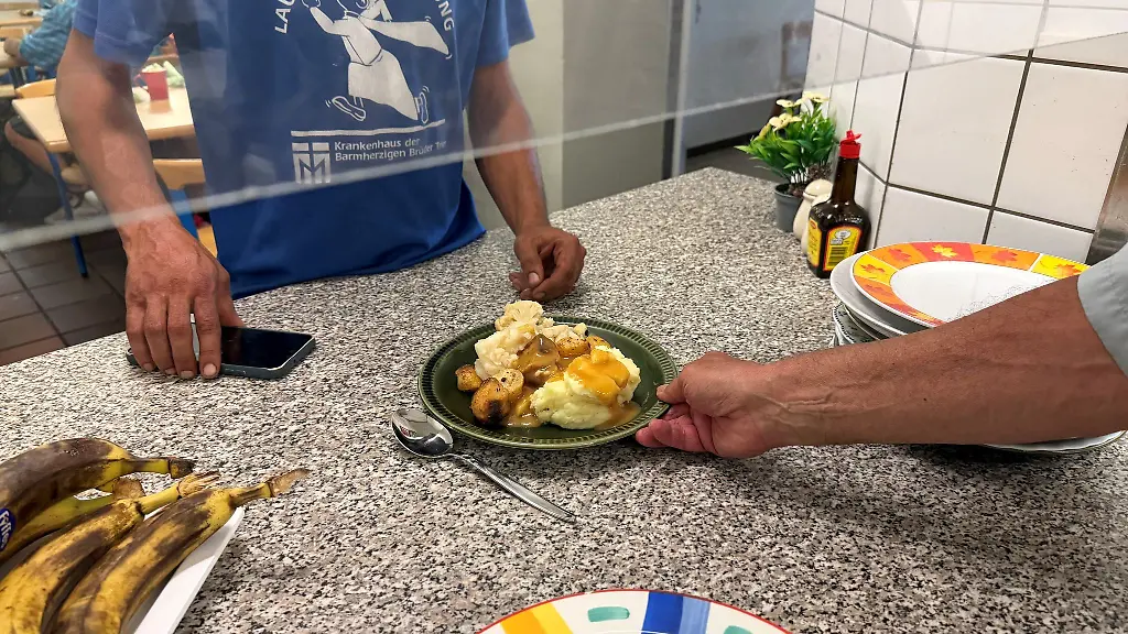 40-bis-70-Essen-pro-Tag-werden-ausgegeben