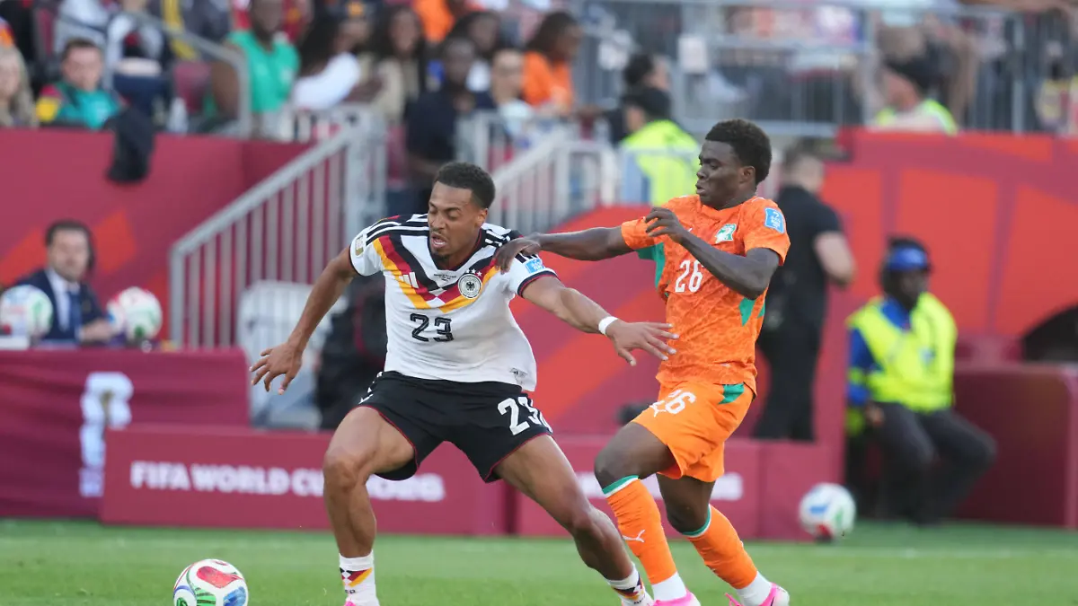 Felix-Nmecha-und-Bazoumana-Toure