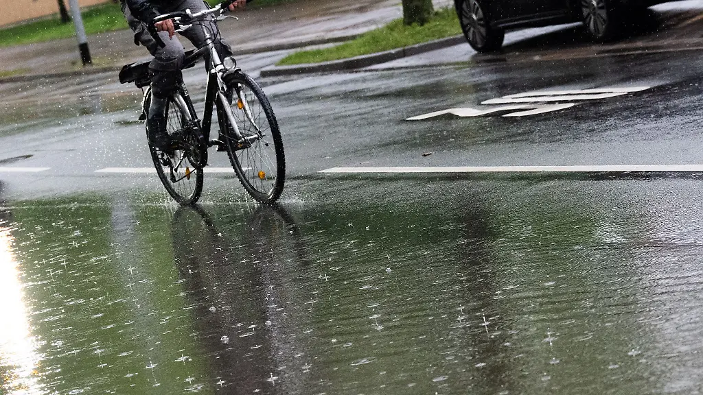 In-Niedersachsen-und-Bremen-kann-es-zu-Starkregen-und-Gewitter-kommen