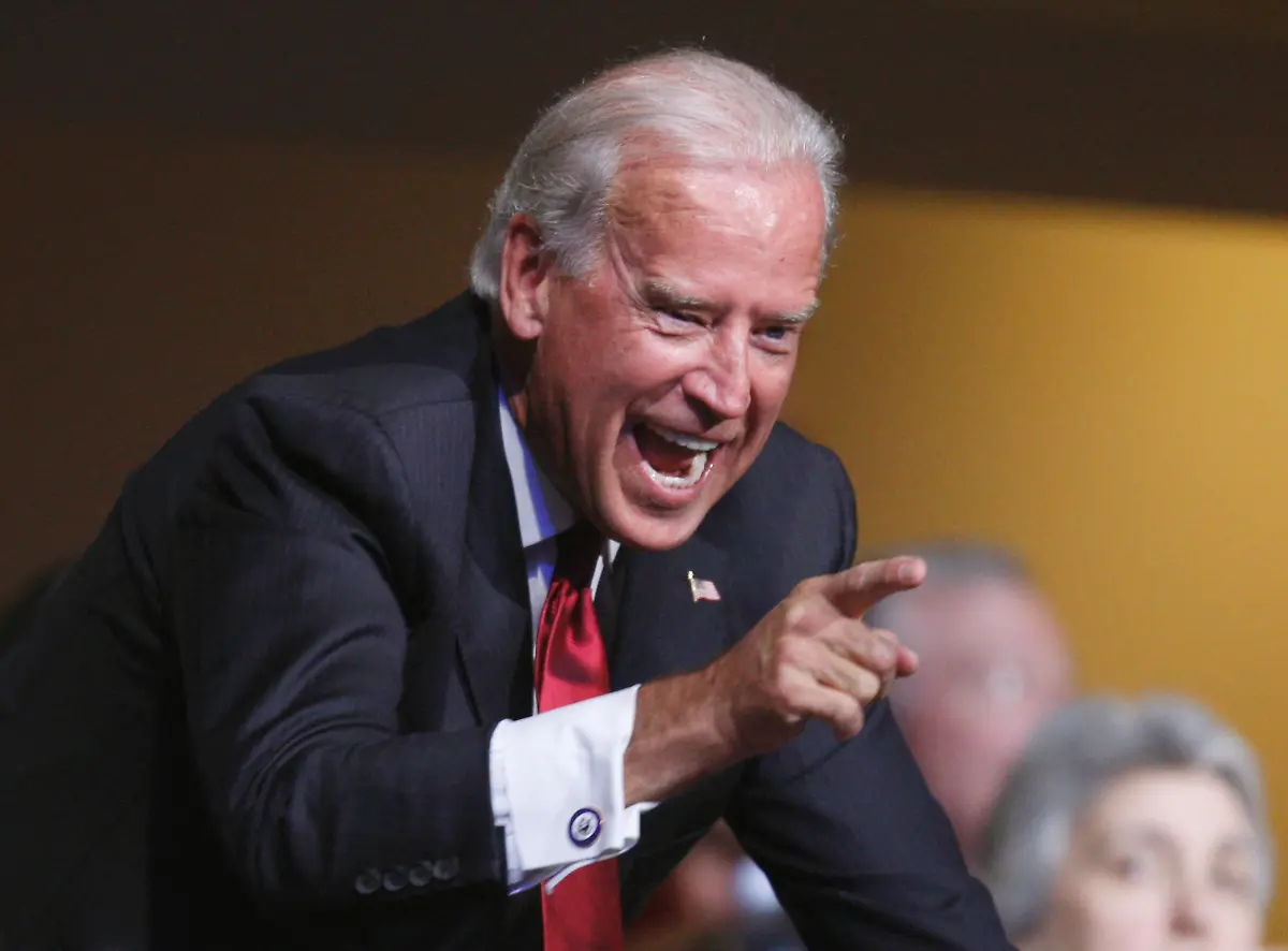 2008-08-27T120000Z-2093347621-GM1E48R0SJ401-RTRMADP-3-USA-POLITICS