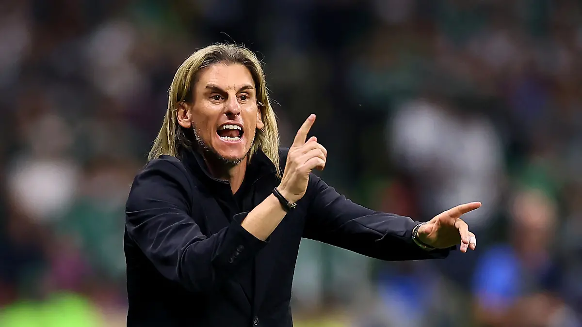 Soccer-Football-FIFA-World-Cup-2026-Round-of-32-Mexico-v-Ecuador-Estadio-Azteca-Mexico-City-Mexico-June-30-2026-Ecuador-coach-Sebastian-Beccacece-reacts-REUTERS-Eloisa-Sanchez